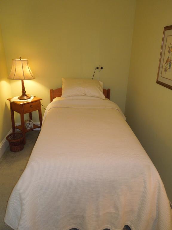 Victorian Bed & Breakfast Of Staten Island Bayonne Room photo