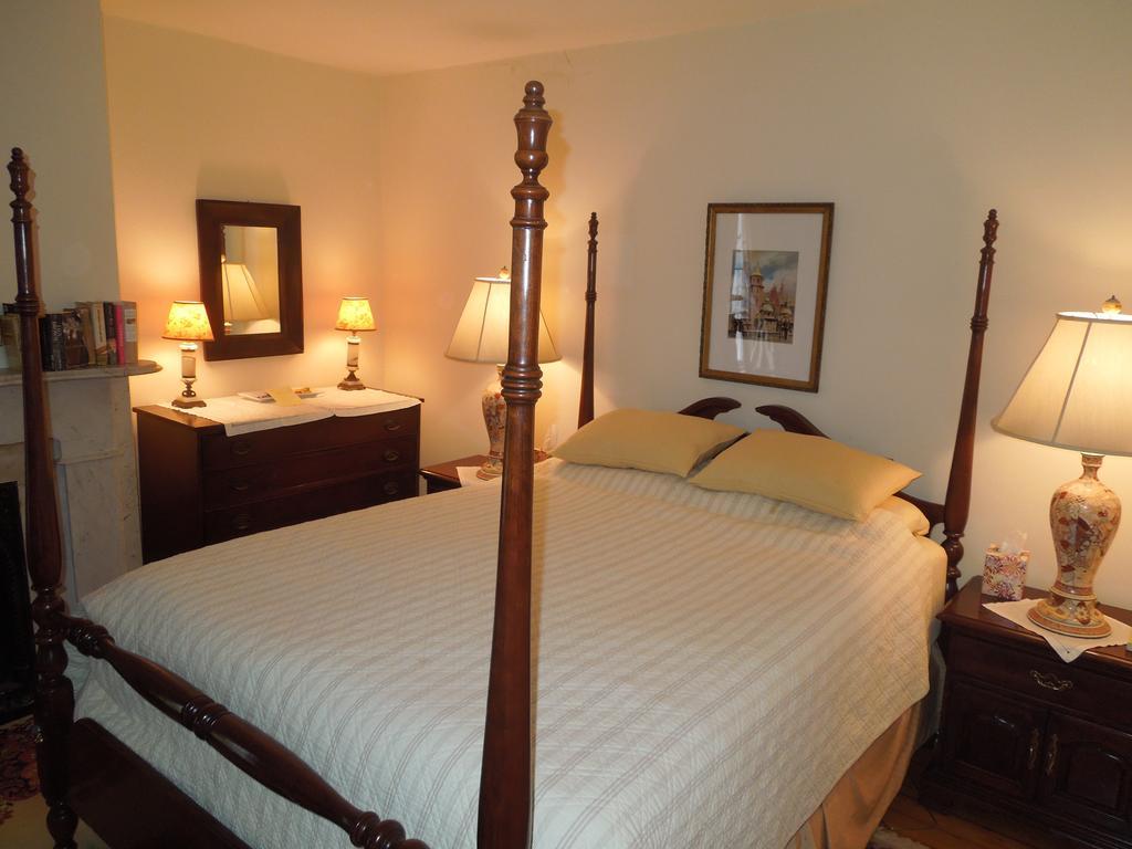 Victorian Bed & Breakfast Of Staten Island Bayonne Room photo